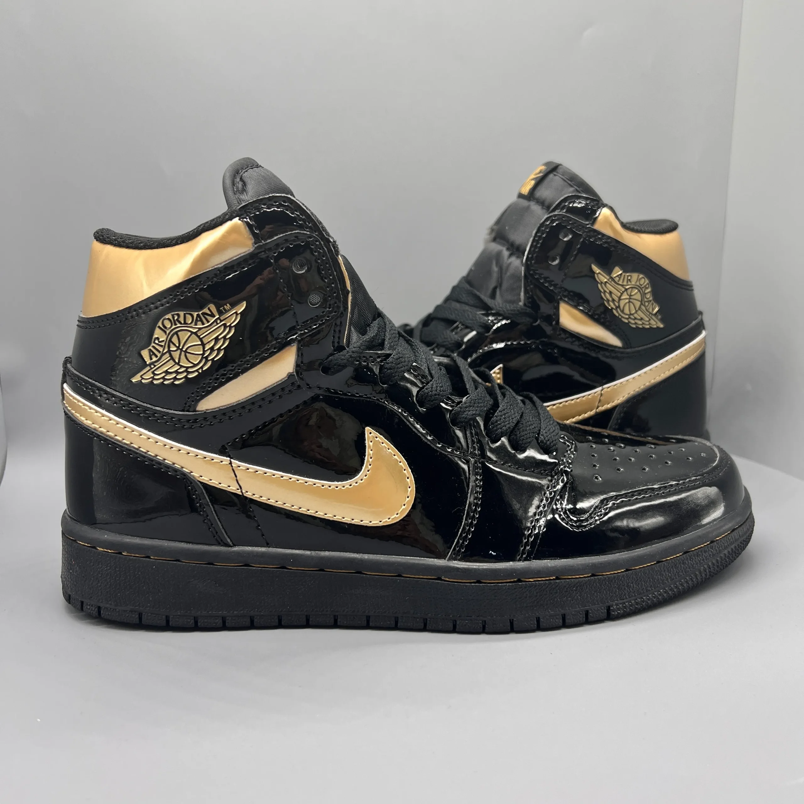 Air Jordan 1 Retro High OG "Black Metallic Gold" Shoes Sneakers – nk0005530 - Image 3
